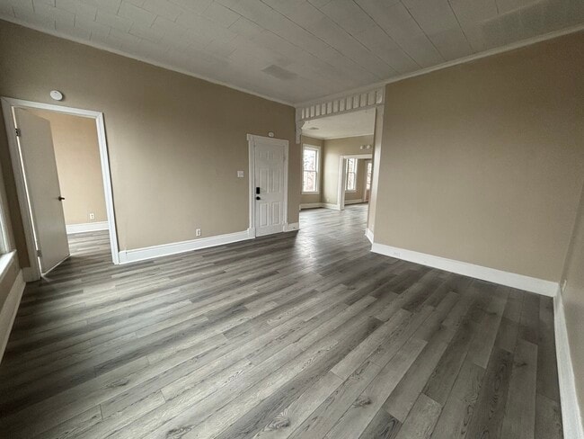 Building Photo - 15 Broadway Unit 3F