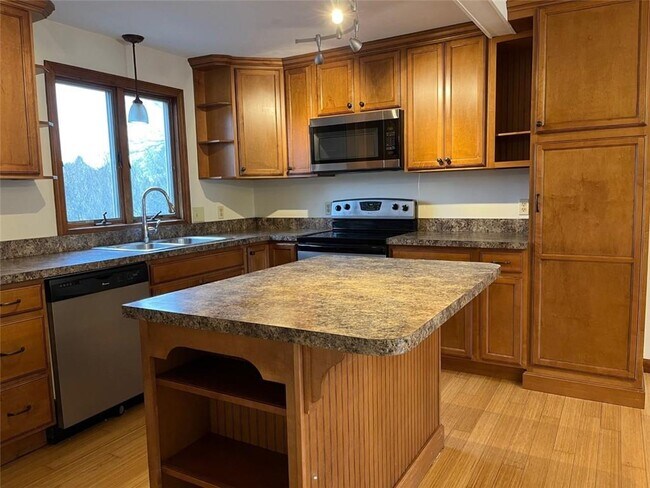 Photo - 3 Buttonwood St