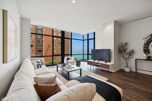 Photo - 61 E Banks St Unidad 802