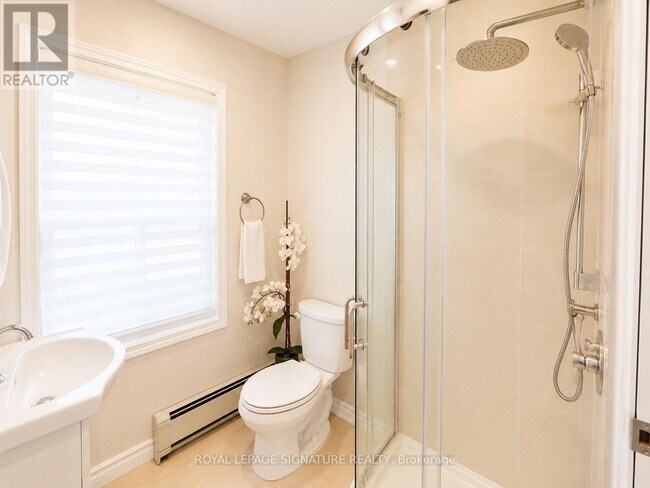 Photo - 20 Gallacher Ave