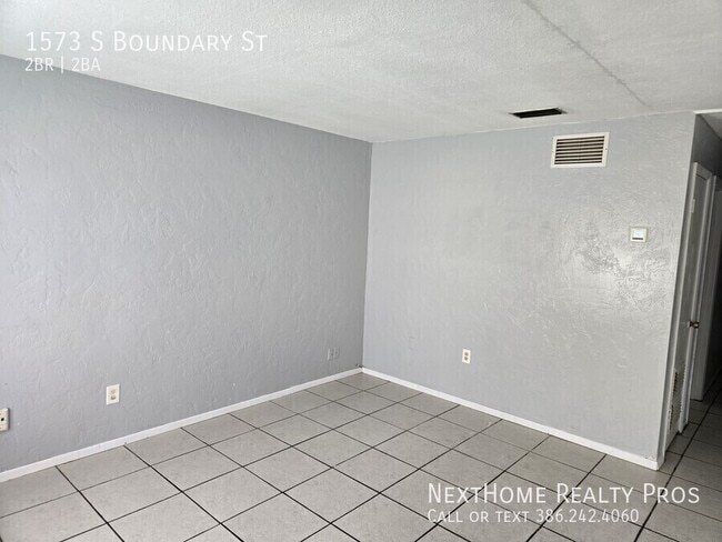 Photo - 1573 S Boundary St