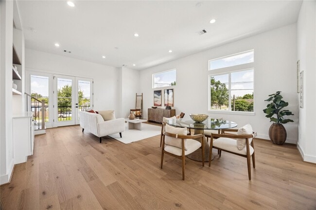 Building Photo - 2810 Mills St