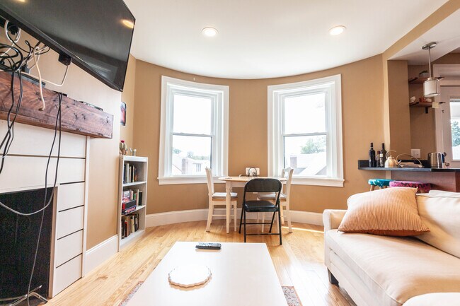 Photo - 26 Linden St Unidad 7