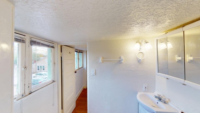 Photo - 707 12th St SW Unit 707B