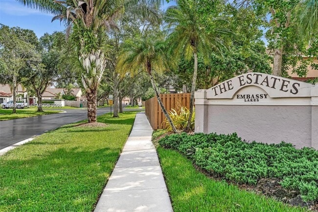 Photo - 3877 Bimini Ave