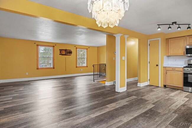 Photo - 3059 Hayfield Ln