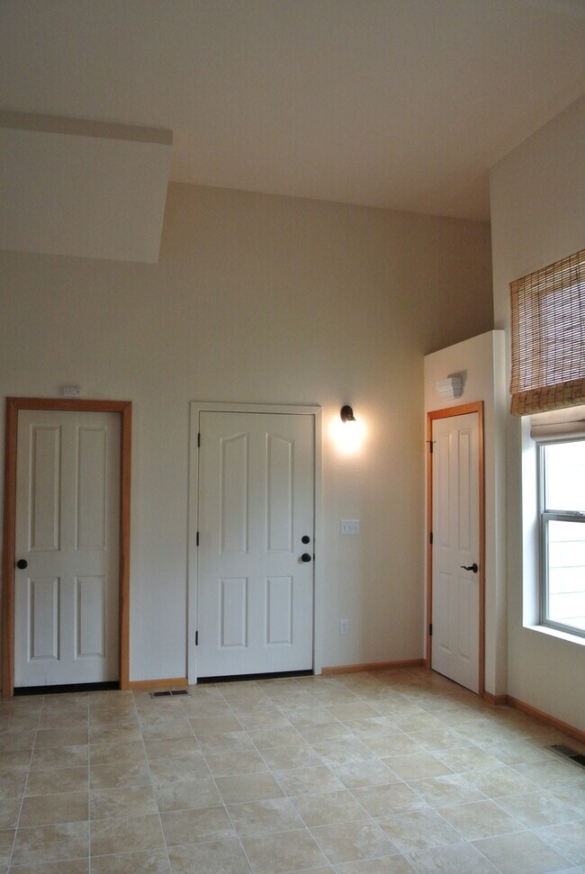 Photo - Corvallis Comfort & Convenience: Spacious 3-bedroom, 2.5 bath  Townhome