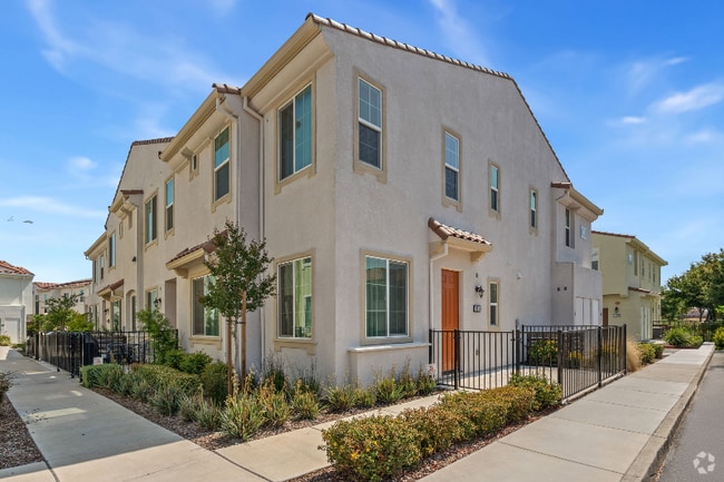 Building Photo - 5300 E Commerce Way Rental