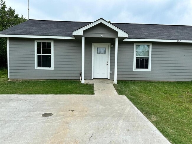 Building Photo - 907 FM 2830 Rental