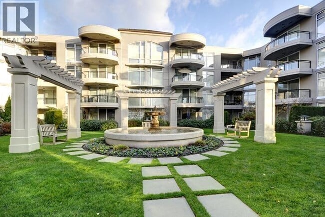 Photo - 8460 Granville Ave Unité 305