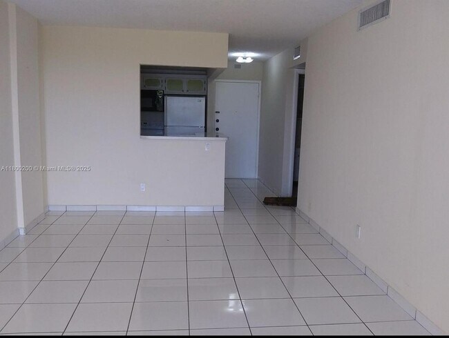 Photo - 1465 NE 123rd St Unidad 412 Rental