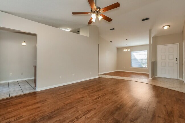 Photo - 1012 Cameo Crest Ln