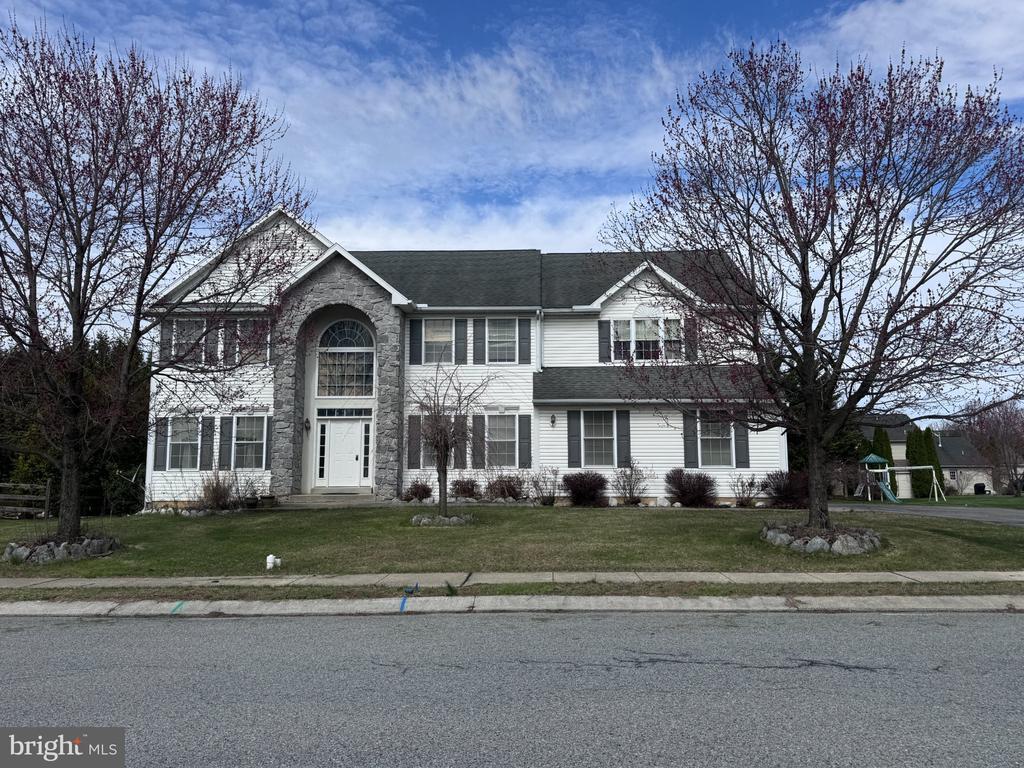 Photo - 125 Cedrick Ave