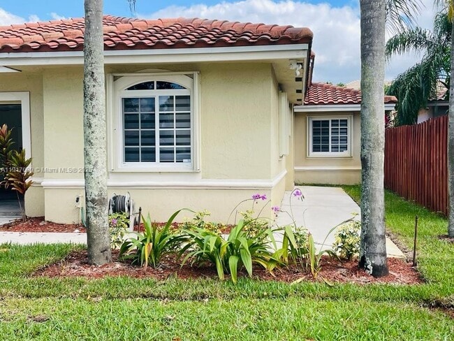 Photo - 330 Via Firenza Way