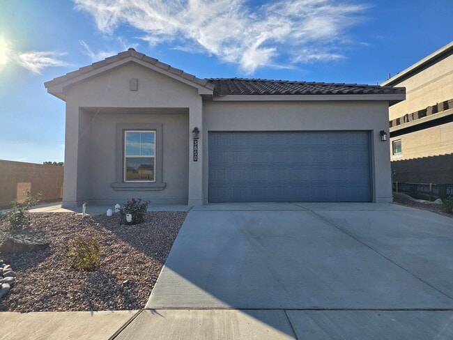 Photo - 3850 Chitalpa