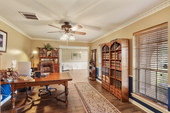 Photo - 5003 Mockingbird Ln