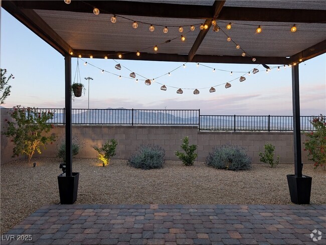 Building Photo - 5240 Sunstone Mesa Dr Rental