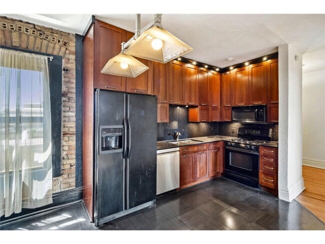 Building Photo - 11 S 12th St Unit #402 Rental