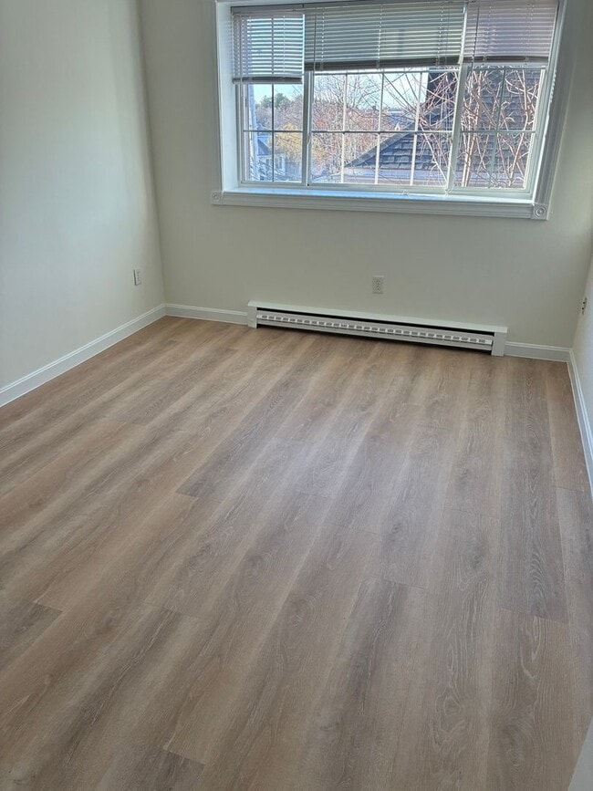 Photo - Nicely updated 2 bed unit near the Green Line in Brighton