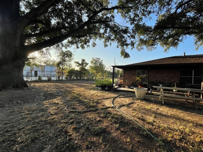 Photo - 5930 Killough St Casa