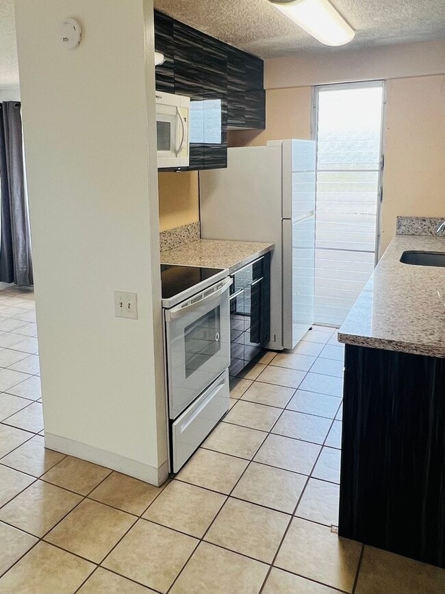 Photo - Beautifully Updated 1BR Condo Minutes from Waikiki/Ala Moana Unit 904
