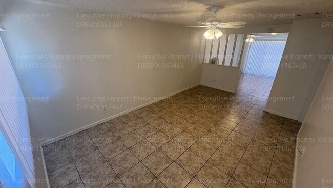 Photo - 1921 Baker St Unit B