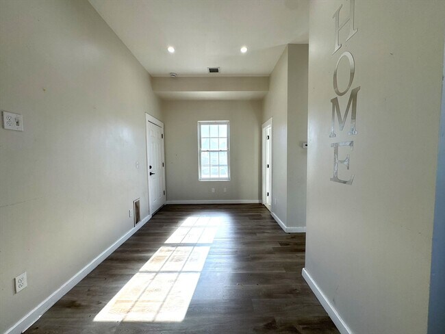 Photo - 75 Williams St Unit 3L