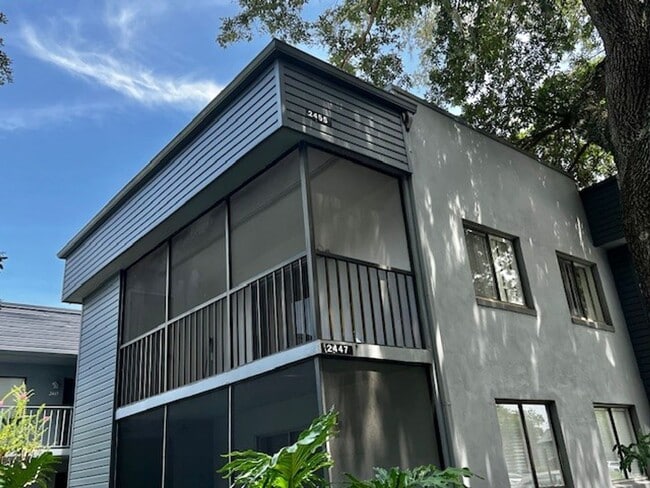 Photo - MOVE IN NOW!! 2ND FLOOR CORNER 2x2 UNIT WITH SCREENED IN PORCH! Unidad 219