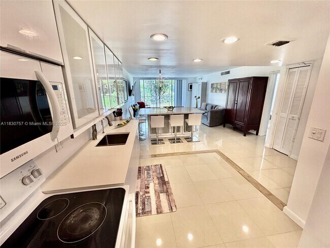 Photo - 3051 S Palm Aire Dr Condo Unit 201