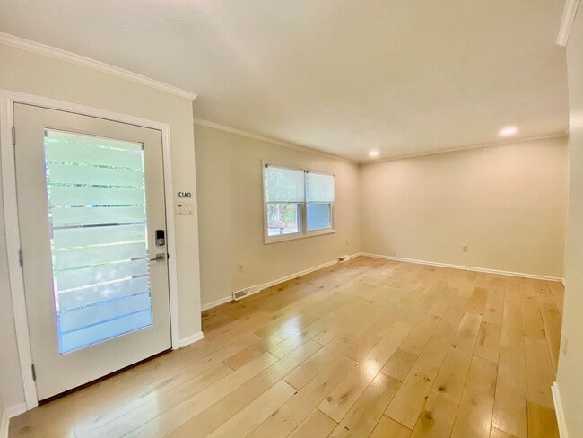 Photo - East AVL - Mid Century Modern Beauty in Botany Woods!