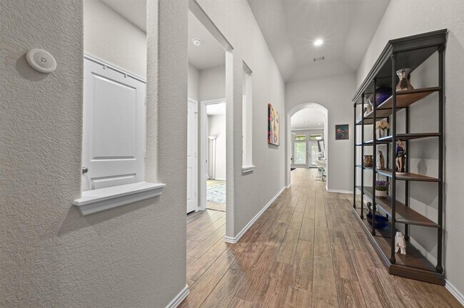 Photo - 373 Lacey Oak Lp