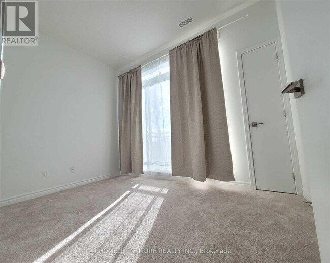 Photo - 11 Falaise Rd