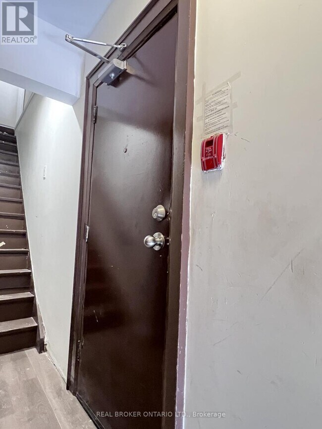 Photo - 770 St Clair Ave W Unit #2