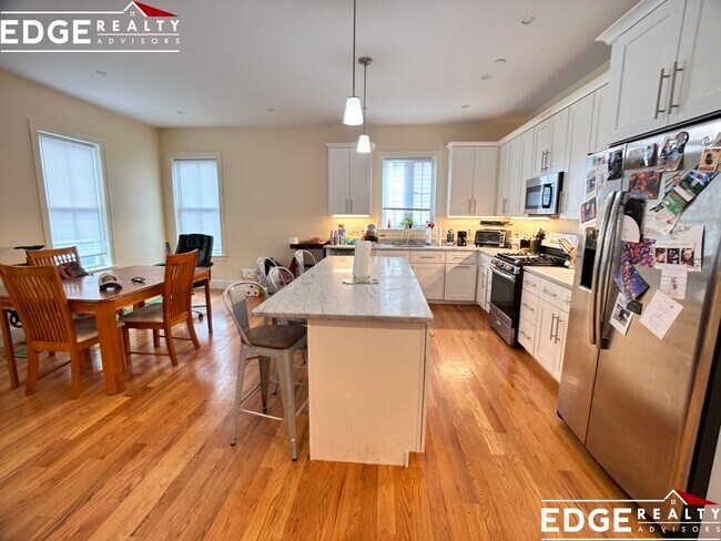 Building Photo - 6 Sparhawk St Rental