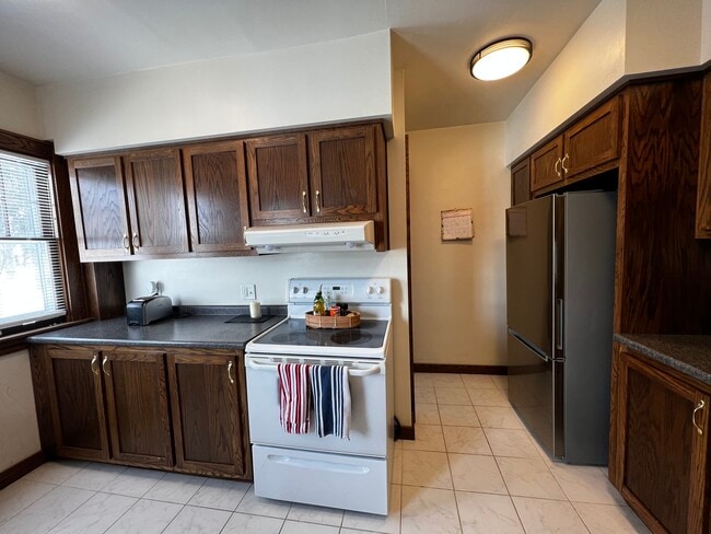 Photo - 819 10th Ave N