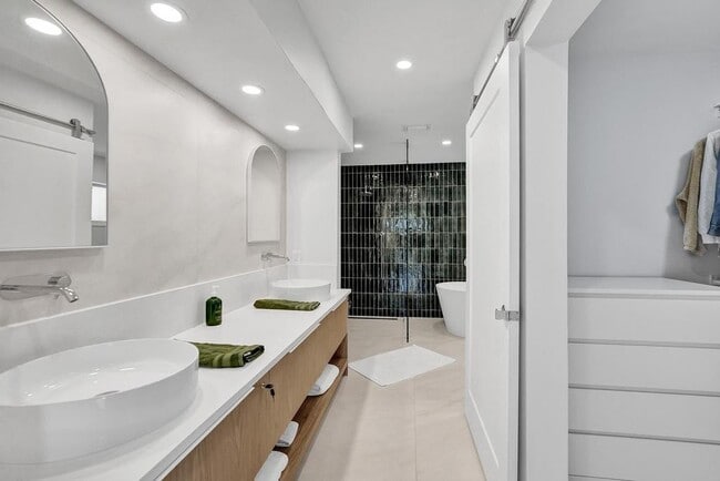 Photo - Northeast 31st Avenue, Fort Lauderdale, FL 33308 - 4 BR 3 BA single-family home