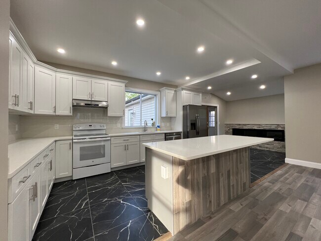 Photo - 324 Farrington St