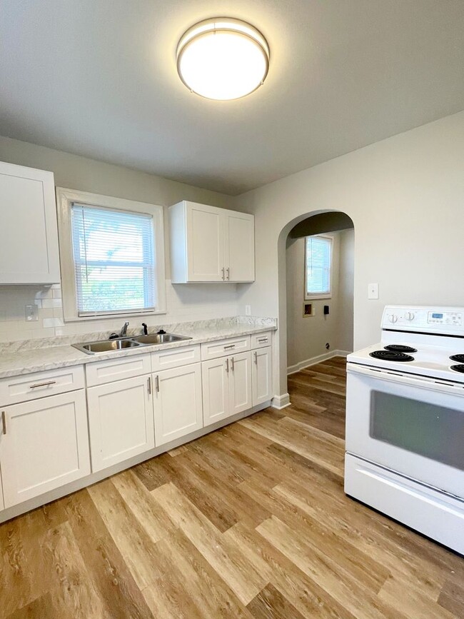 2 Living Area's & 2 Car Garage - Near MSU,... - 2 Living Area's & 2 Car Garage - Near MSU,... Casa