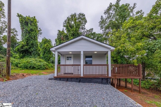 Photo - 611 Hunters Ct