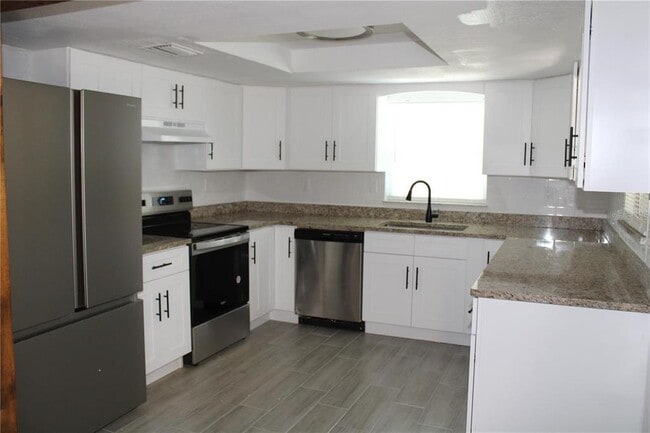 Photo - 10704 50th Ave N