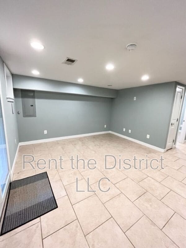 Photo - 421 Newton Pl NW Unit 2