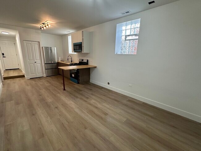 Photo - 3243 W Thomas St Unit 1b