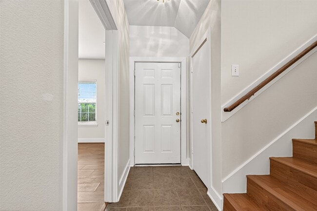 Photo - 6247 Settlers Lake Cir E