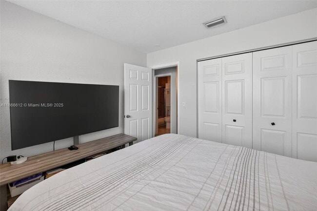 Photo - 2715 NE 49th St Unit 309