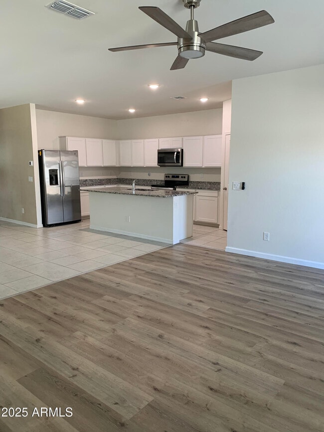 Photo - 47700 W Coe St