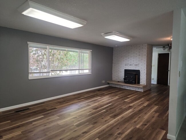 Photo - 3210 N Bulldog Rd