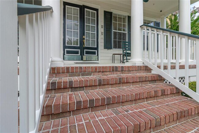 Photo - 216 Eastpark Dr