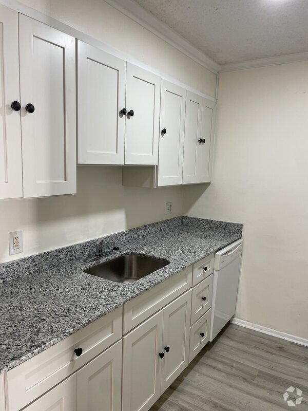 Building Photo - 1208 Bush River Rd Unit A9 Rental