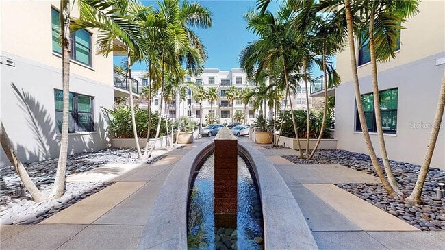 Entrance - 400 4th Ave S Unidad 201