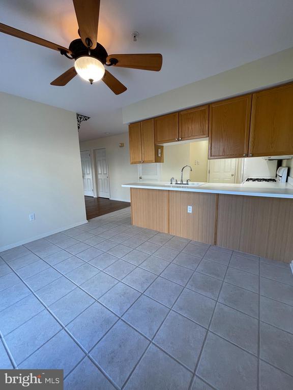 Photo - 208 Strawberry Ct